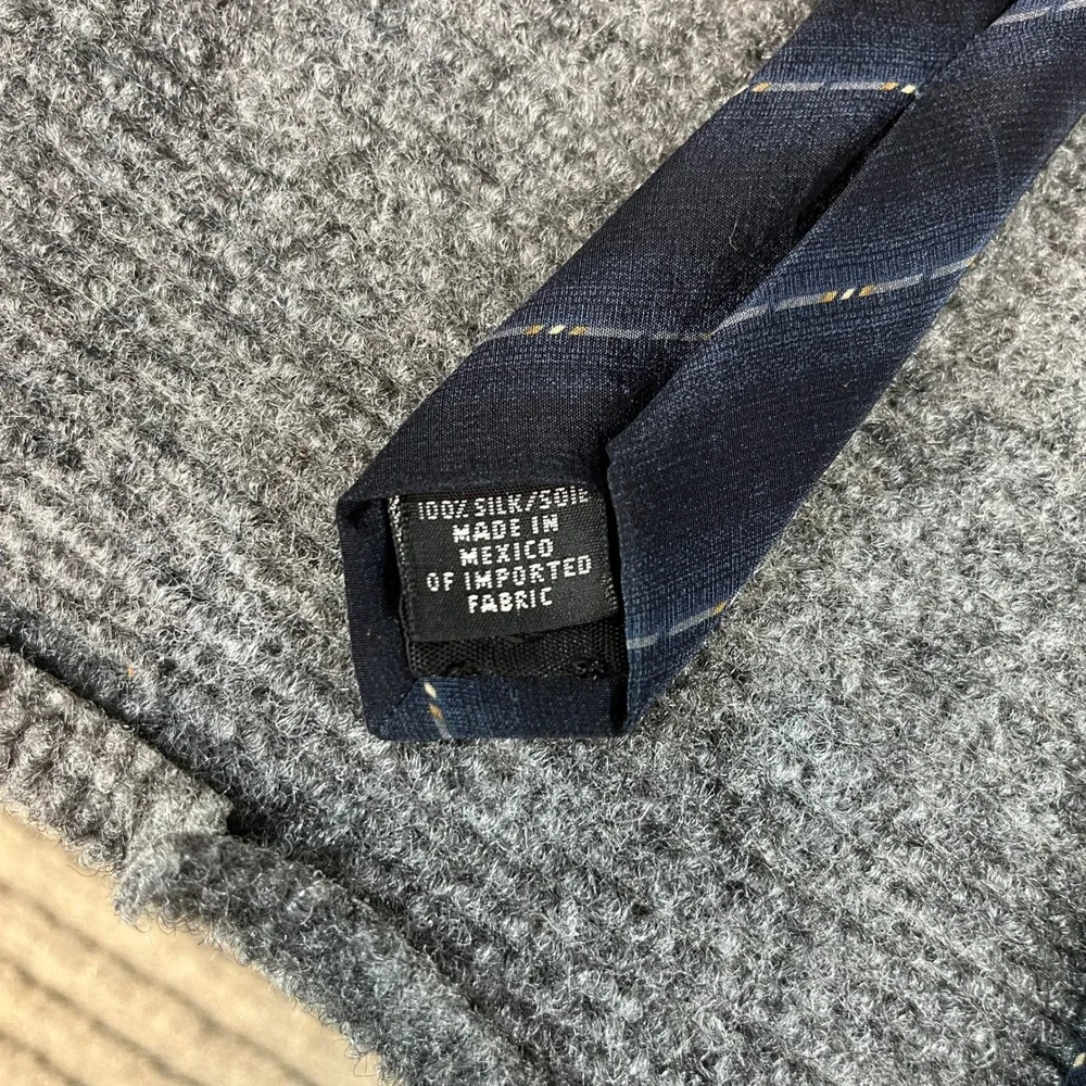 Bill Blass Mens Navy Blue Black Striped Silk Necktie Classic Formal Tie